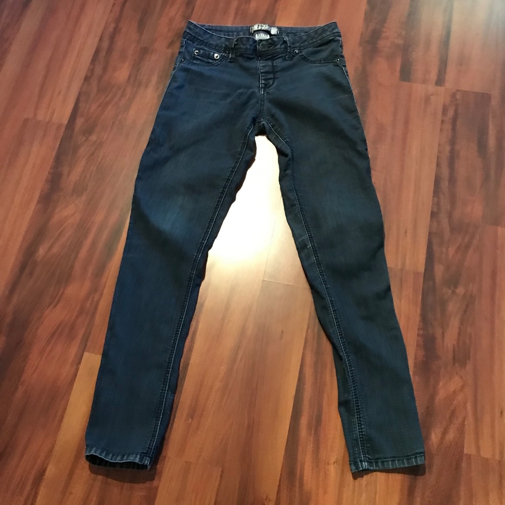 17/21 Exclusive Denim